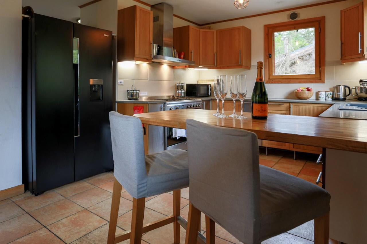 Chamonix Large Chalet, Sleeps 12, 200M2, 5 Bedroom, 4 Bathroom, Garden, Jacuzzi, Sauna Εξωτερικό φωτογραφία