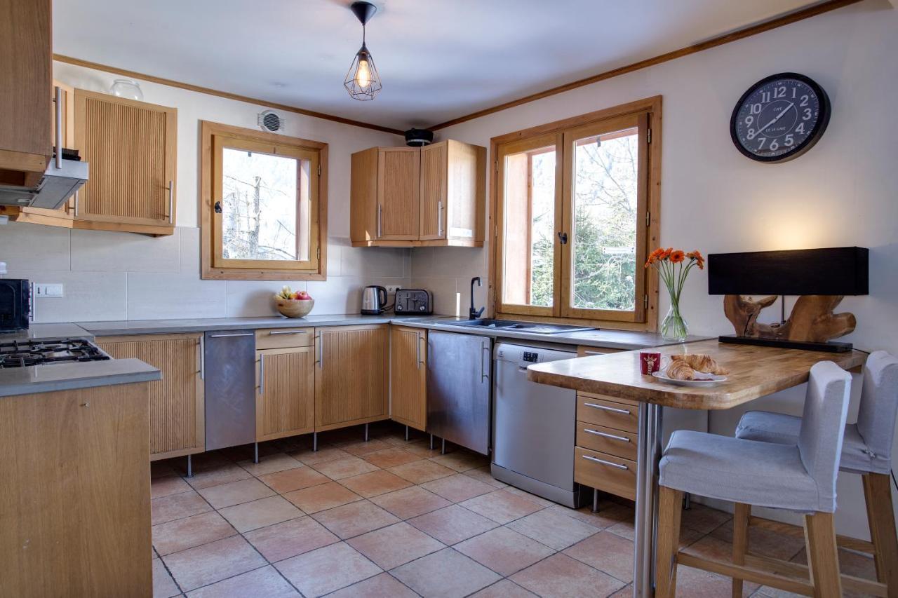 Chamonix Large Chalet, Sleeps 12, 200M2, 5 Bedroom, 4 Bathroom, Garden, Jacuzzi, Sauna Εξωτερικό φωτογραφία